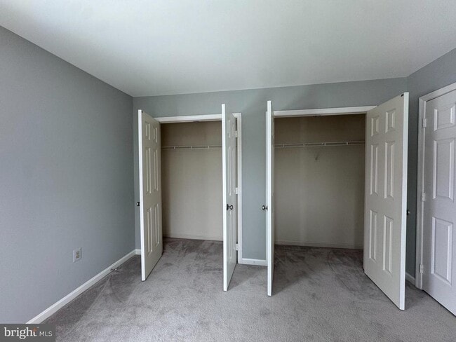 Building Photo - 15 Linden Hill Way SW