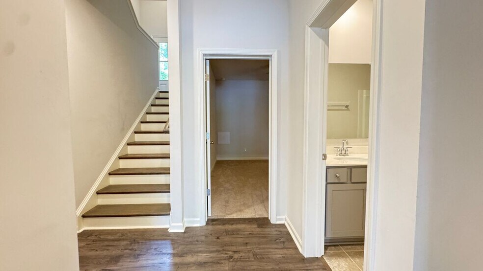 Building Photo - 285 Vista Ln