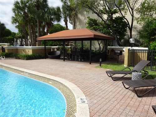 Building Photo - 10015 NW 46th St