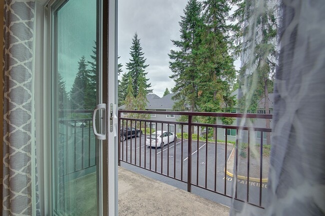 Building Photo - 2bd/2.5ba Woodinville Townhome