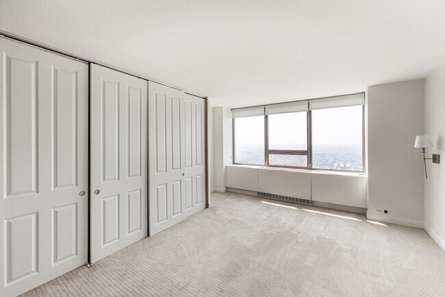 Building Photo - 2800 N Lake Shore Dr