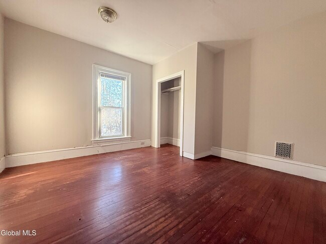 Building Photo - 31 Union St