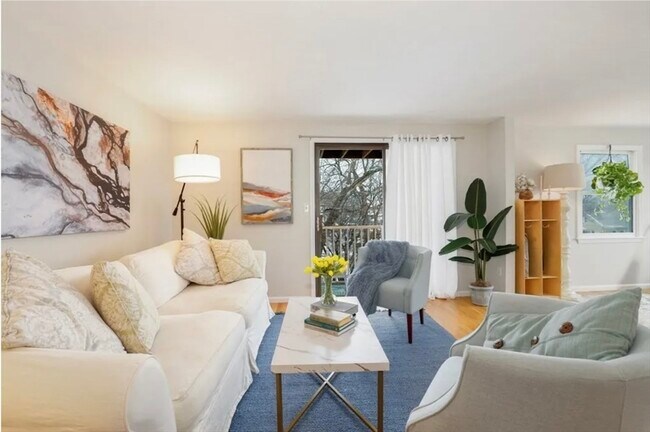 Building Photo - 25 Rockland St