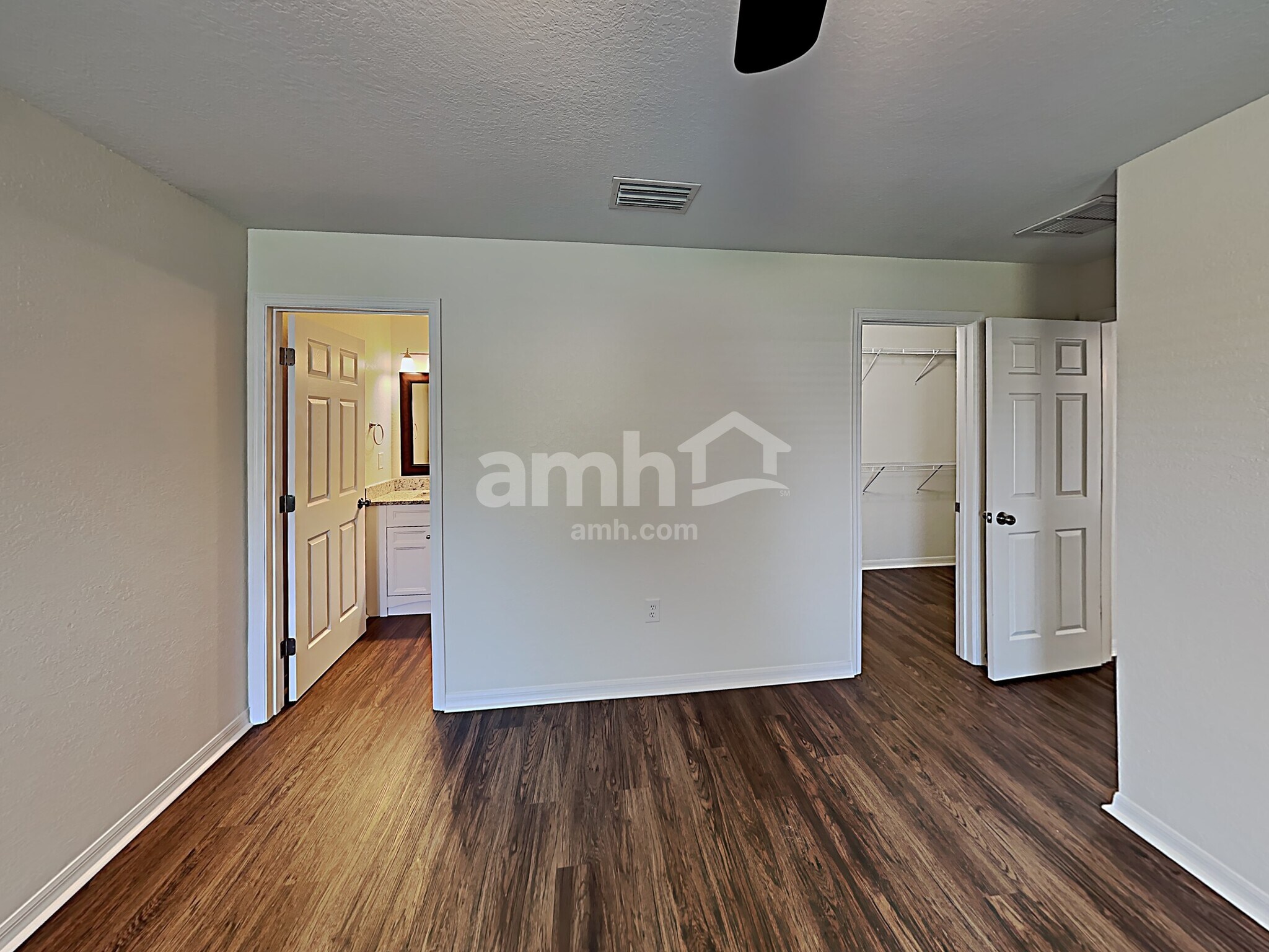 Building Photo - 2207 13th Ave E