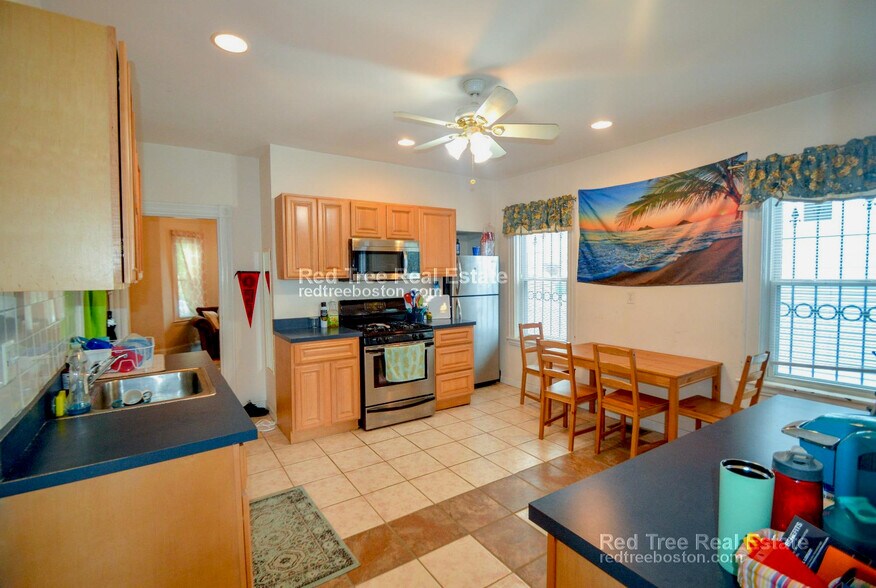 Building Photo - 201 Hillside St