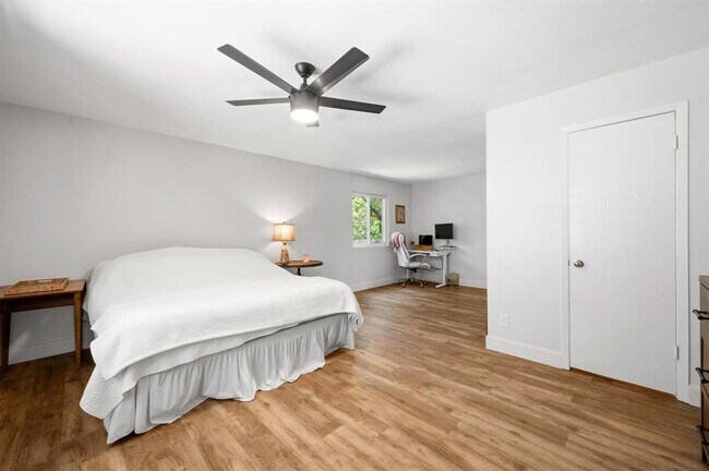 Building Photo - 7607 Whispering Winds Dr