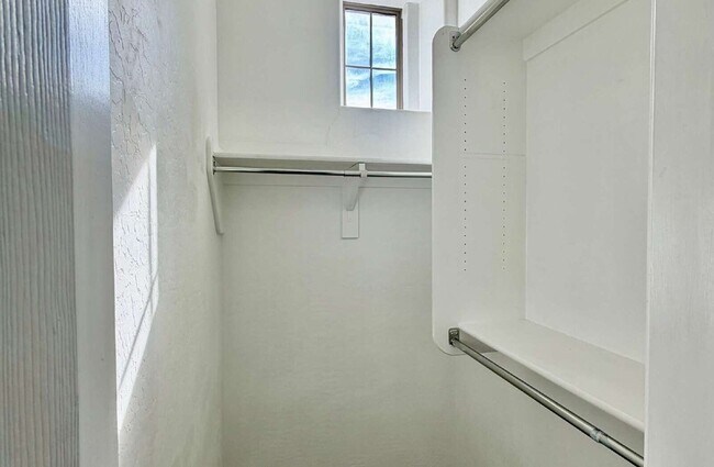Building Photo - 5916 W Fetlock Trail