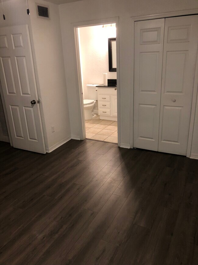 Building Photo - 8939 Latrec Ave