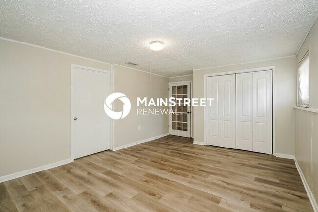 Building Photo - 4 Bedroom Pet-Friendly Home in Indianapoli...