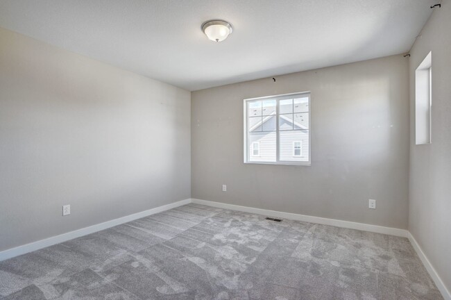 Building Photo - $2,500.00 - 3 Bedrooms and 2.5 Bathrooms T...