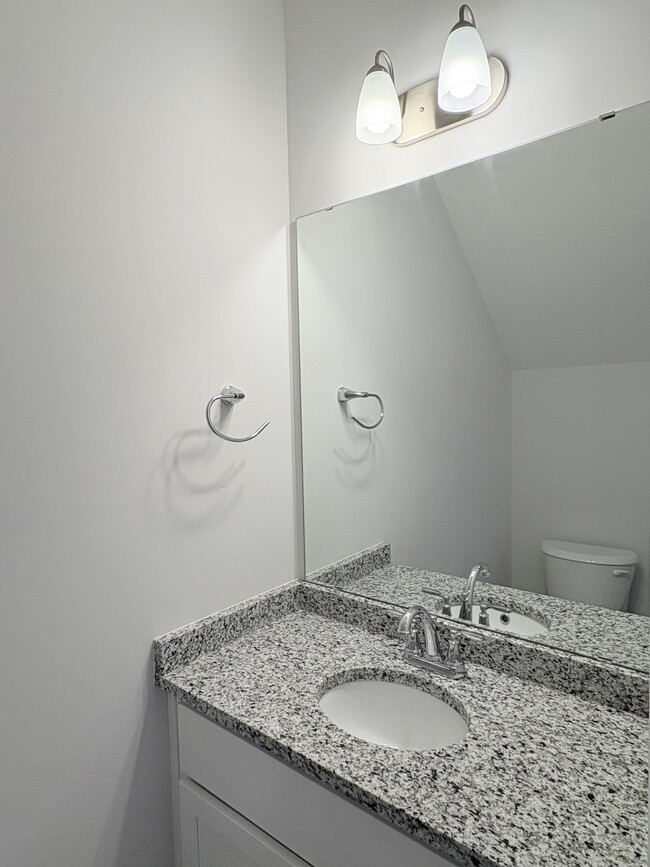 Building Photo - 934 Rodeo Ln