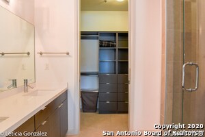 Building Photo - 17902 La Cantera Pkwy