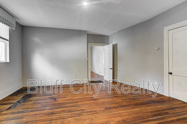 Building Photo - 1639 Southern Ave