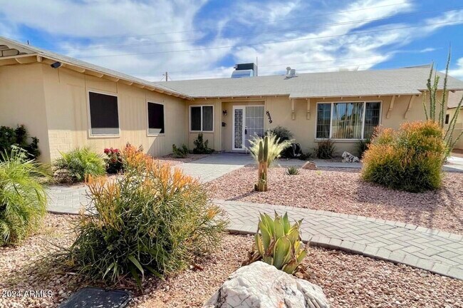 Primary Photo - 8449 E Crestwood Way