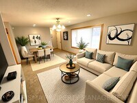 Building Photo - 4 BEDROOM, 2 BATH HOME IN EAST SIOUX FALLS! DOUBLE ATTACHED GARAGE! FENCED IN BACKYARD!