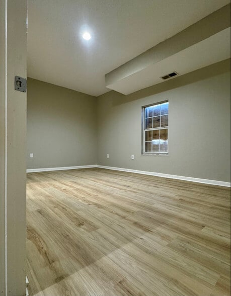 Building Photo - 804 Pearl St