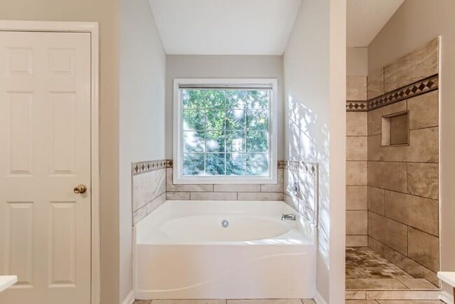 Building Photo - 5487 Walnut Ln