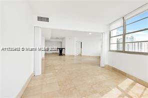 Building Photo - 905 Brickell Bay Dr