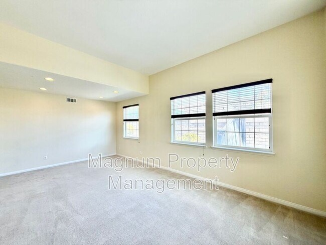 Building Photo - 29998 Couples Ave