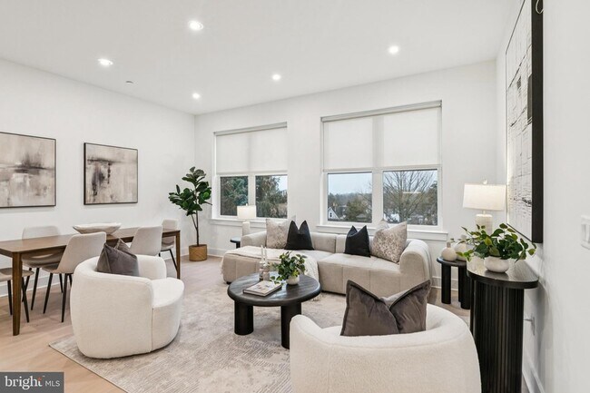 Building Photo - 30 W Allens Ln