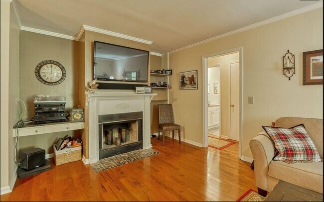 Building Photo - 3921 Overbrook Dr