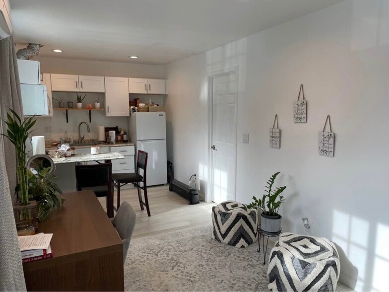 Building Photo - 3195 Cayman Pl