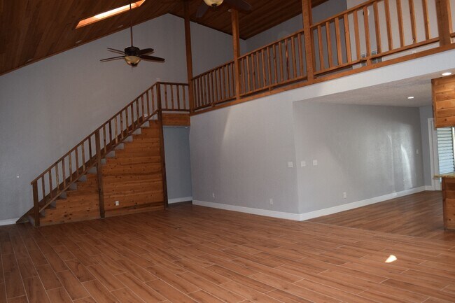 Building Photo - 2718 Viola Ln