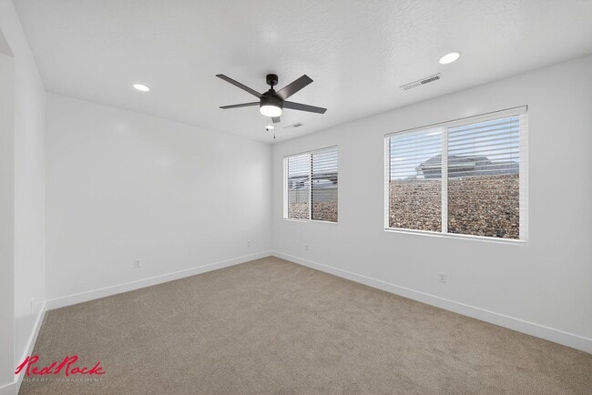 Building Photo - Stunning 4 Bedroom Home in Beautiful Desert Terrace Community