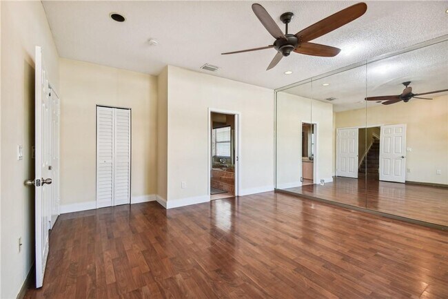 Building Photo - 541 NW 205th Ave