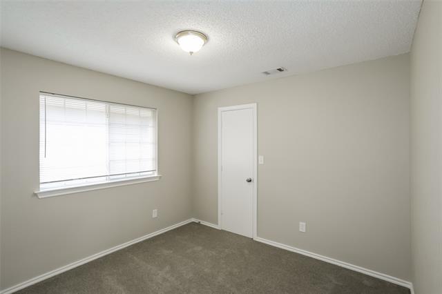 Building Photo - 4121-4121 One Pl Ln