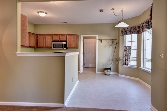 Building Photo - 164 Old Field Rd