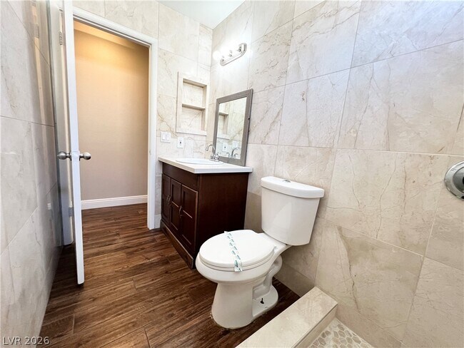 Building Photo - 6446 Meadowlark Ln