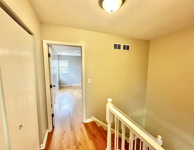 Building Photo - 1226 Clearview Ct