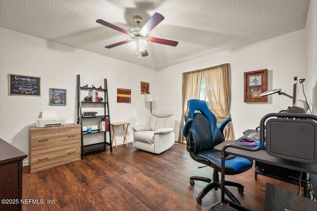 Building Photo - 86198 Meadowwood Dr