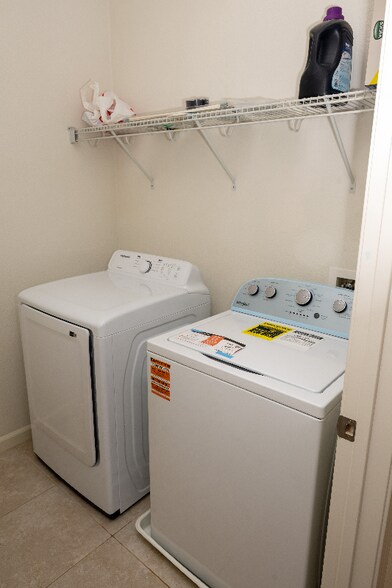 Building Photo - 859 Gary Lee King Common