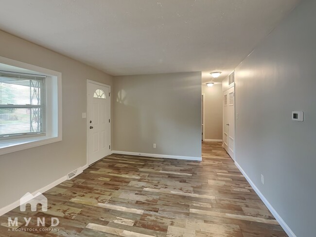 Building Photo - 4957 Betsy Dr