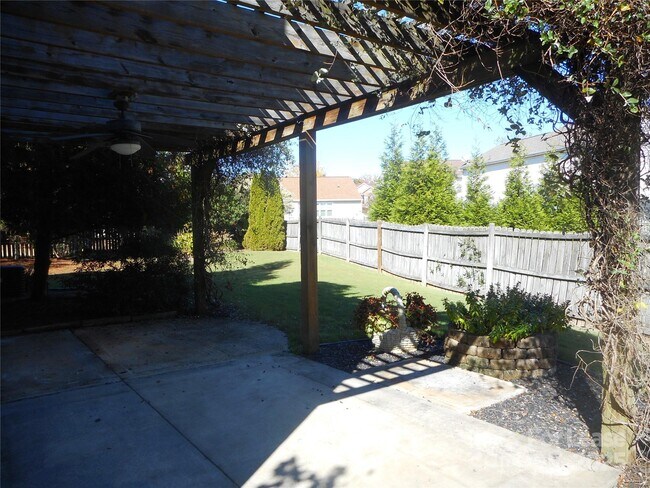 Building Photo - 17207 Overstone Ct