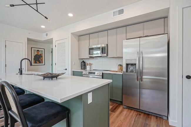 Building Photo - 1301 Bainbridge St