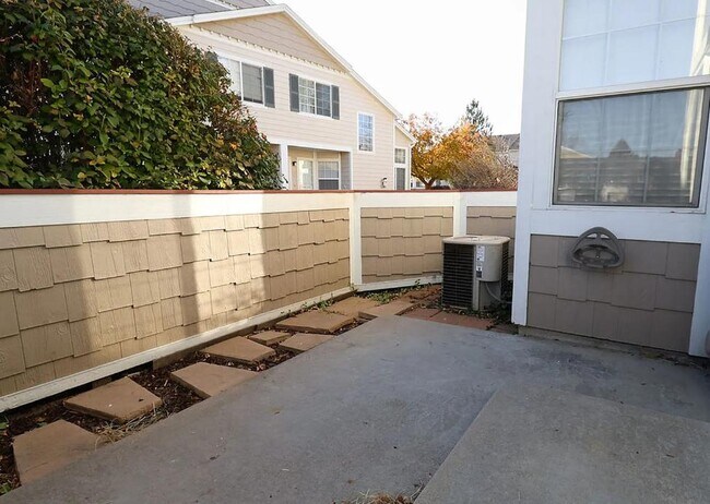 Building Photo - 2602 Timberwood Dr
