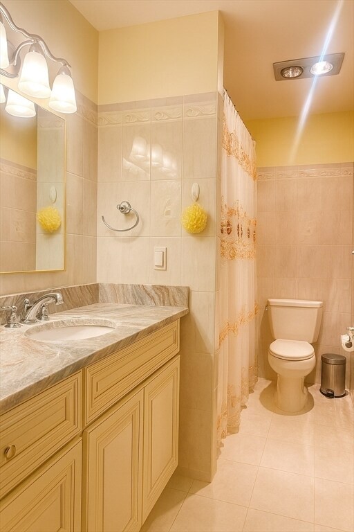 Building Photo - 200 Cove Way