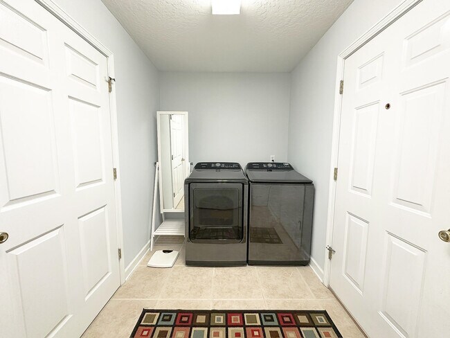 Building Photo - 462 Sandmore Shores Dr