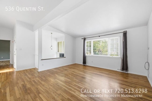 Building Photo - 536 Quentin St
