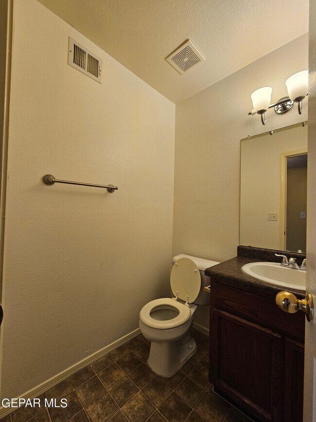 Building Photo - 1508 John MacGuire Pl