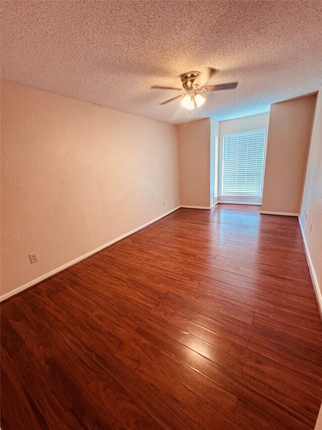 Building Photo - 14810 Rancho Vista Dr