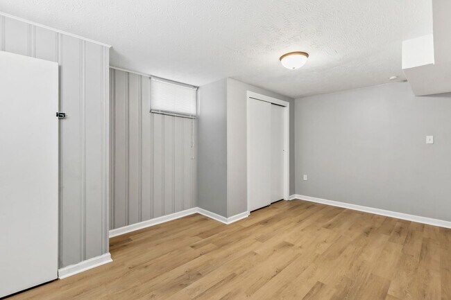 Building Photo - 7215 S 41st Ave