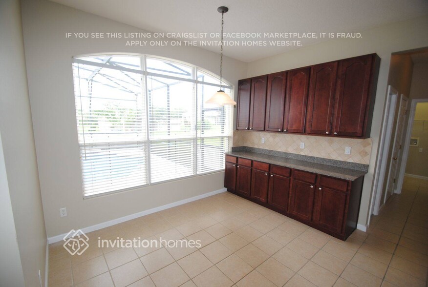 Building Photo - 13543 Via Roma Cir