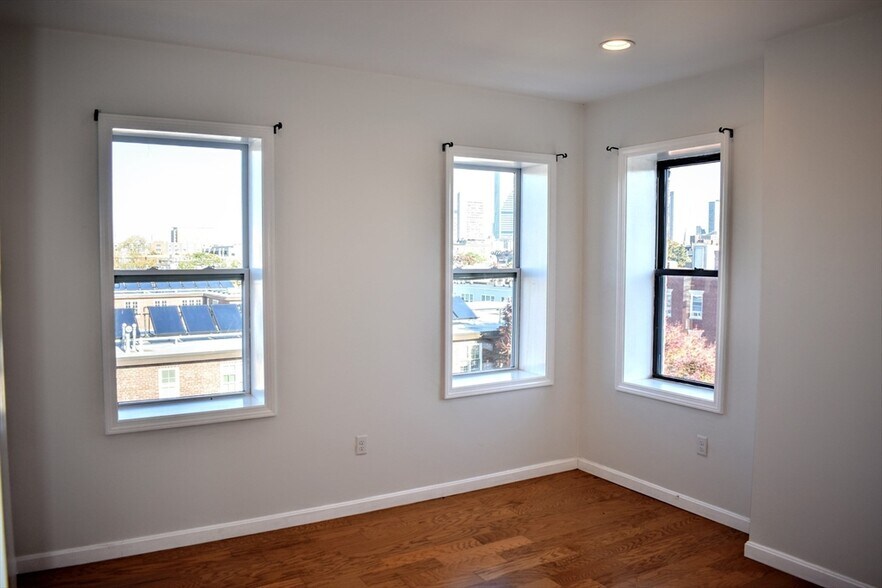 Building Photo - 608 Shawmut Ave