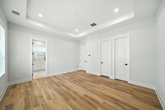 Building Photo - 2304 Hoskins Dr