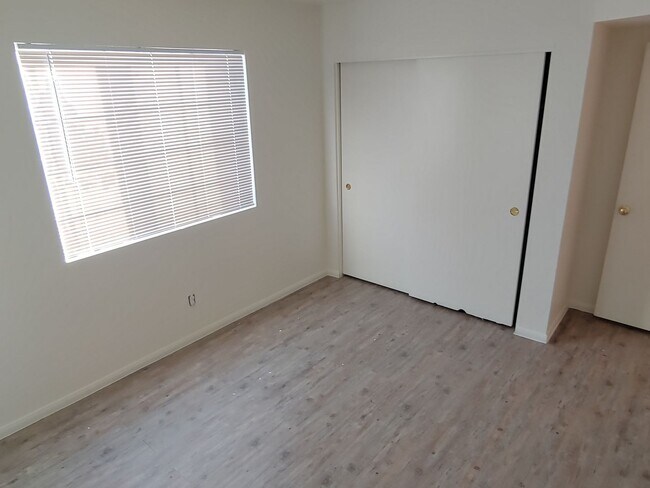 Building Photo - 1884 Nebula Dr