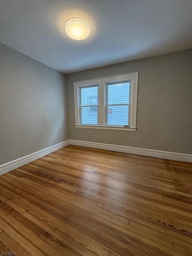 Building Photo - 35 Mountain View St